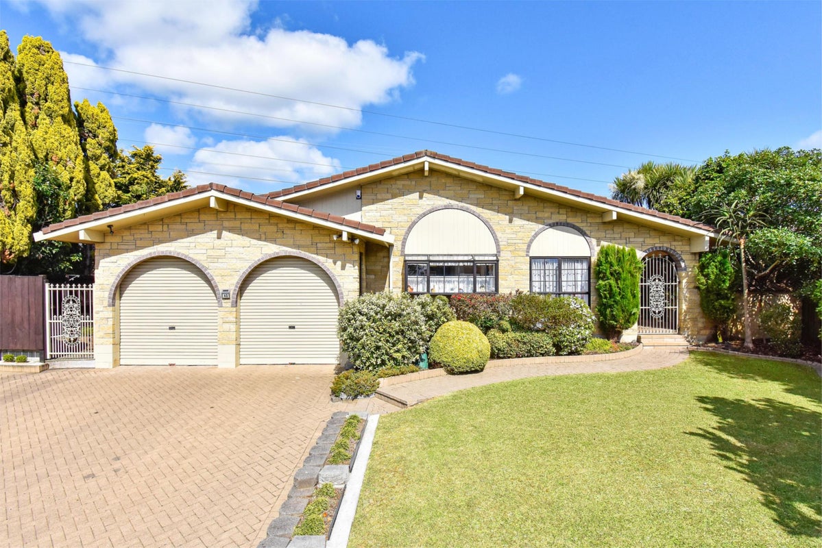 40 Barnhill Crescent, Pahurehure, Papakura - Carousel 1