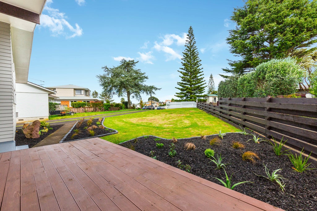 24 Dunstall Place, Mangere Bridge, Auckland - Carousel 24