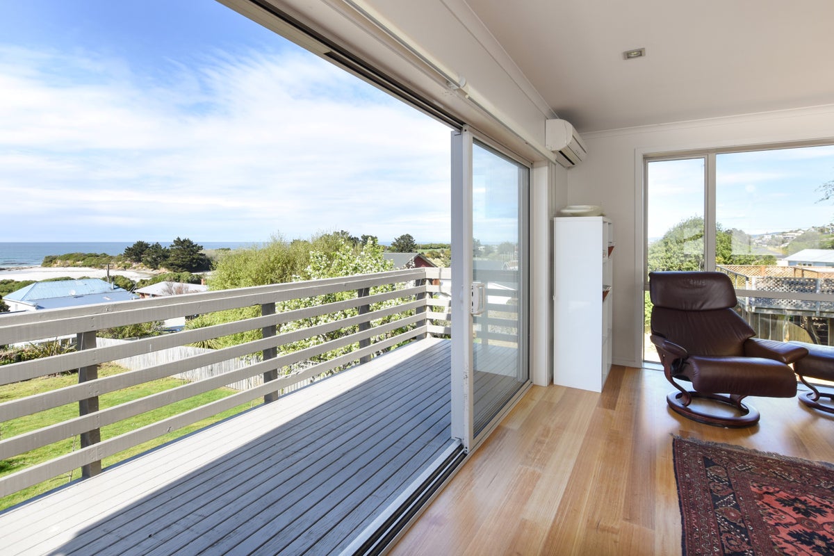 15 Seaview Road, Brighton, Dunedin - Carousel 2