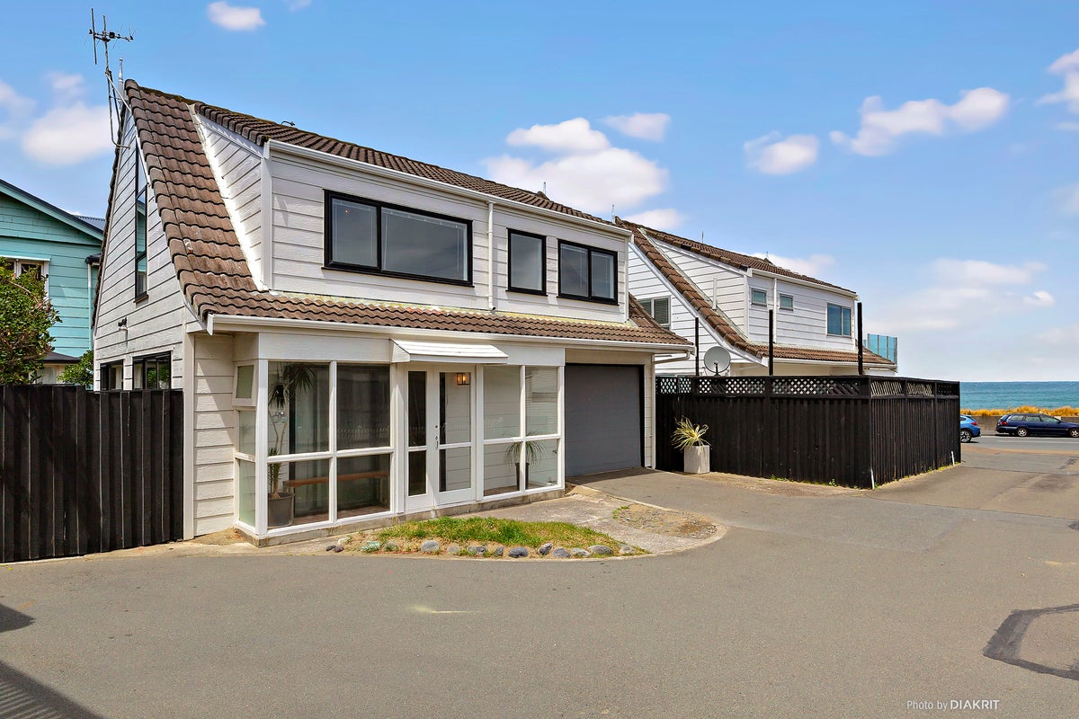 14A Lyall Parade, Lyall Bay, Wellington - Carousel 1