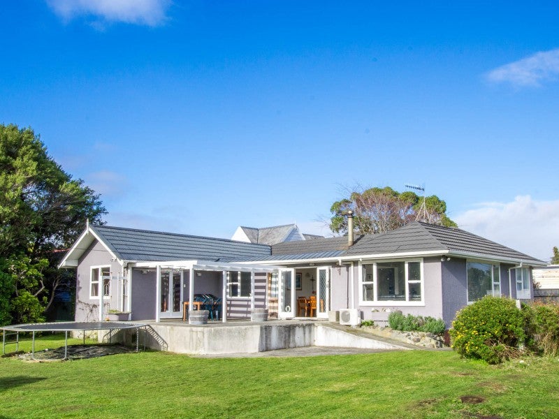 16 Goldsborough Avenue, Raumati Beach, Paraparaumu - Carousel 1