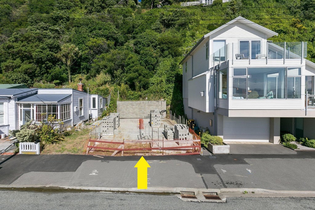 129 Marine Parade, Seatoun, Wellington - Carousel 1