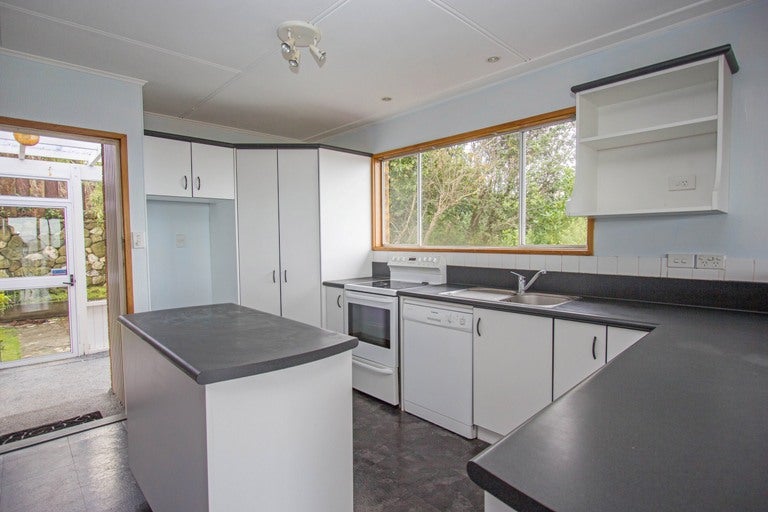 13 Tawa Street, Lansdowne, Masterton - Carousel 2