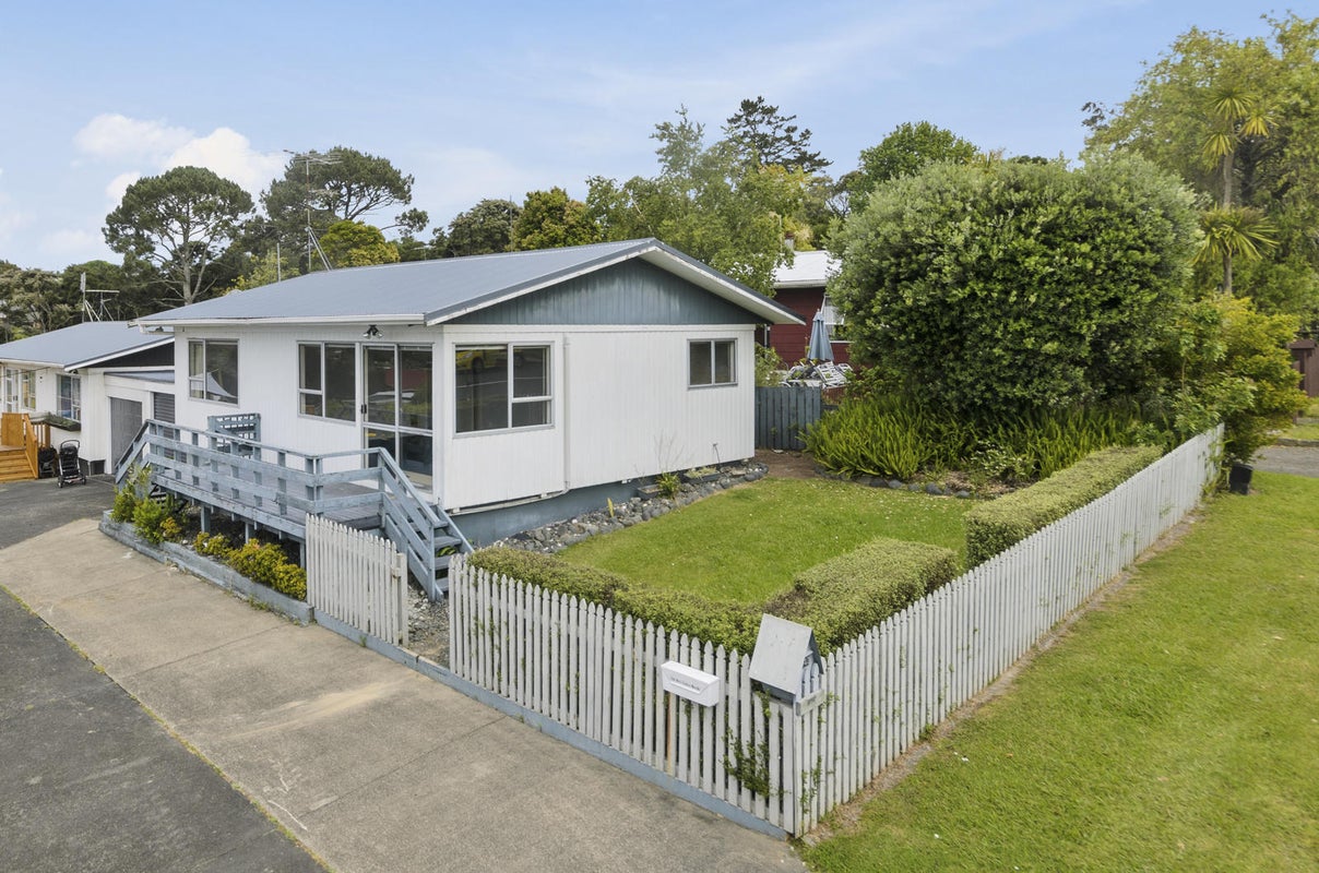 1/42 Reynella Drive, Massey, Auckland - Carousel 2