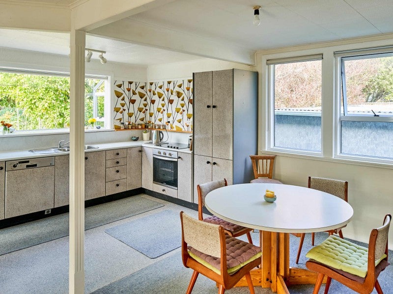 2 Purdy Street, Naenae, Lower Hutt - Carousel 2