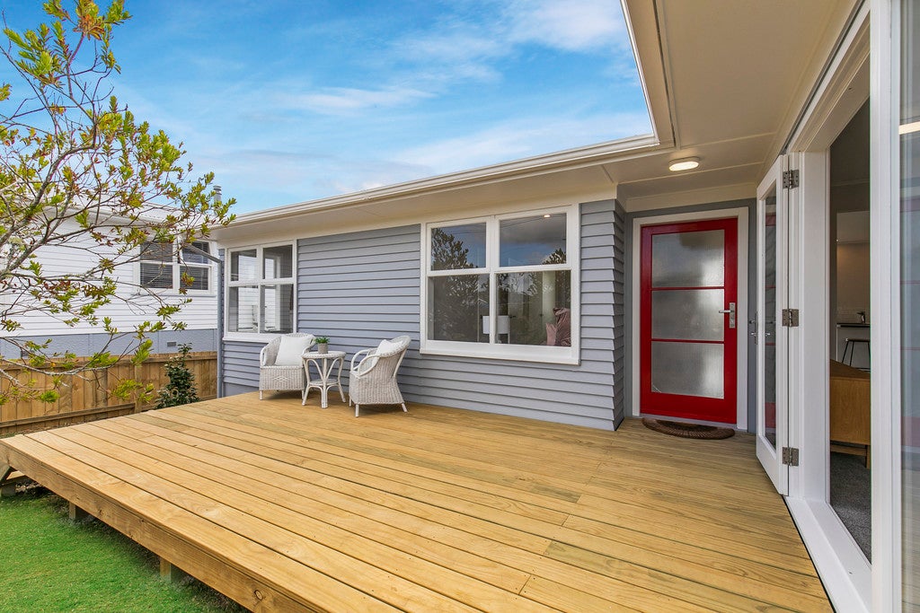 21 Tramway Road, Beach Haven, Auckland - Carousel 2
