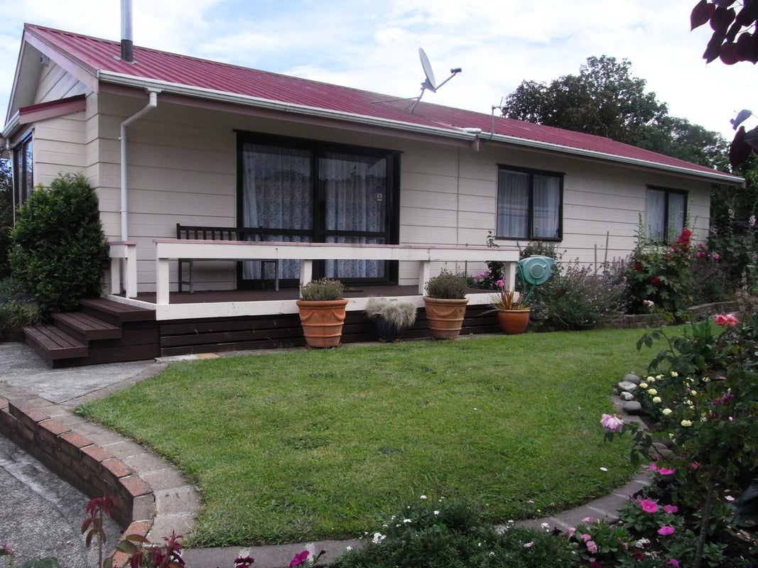 1C Cedar Drive, Aramoho, Whanganui - Carousel 1