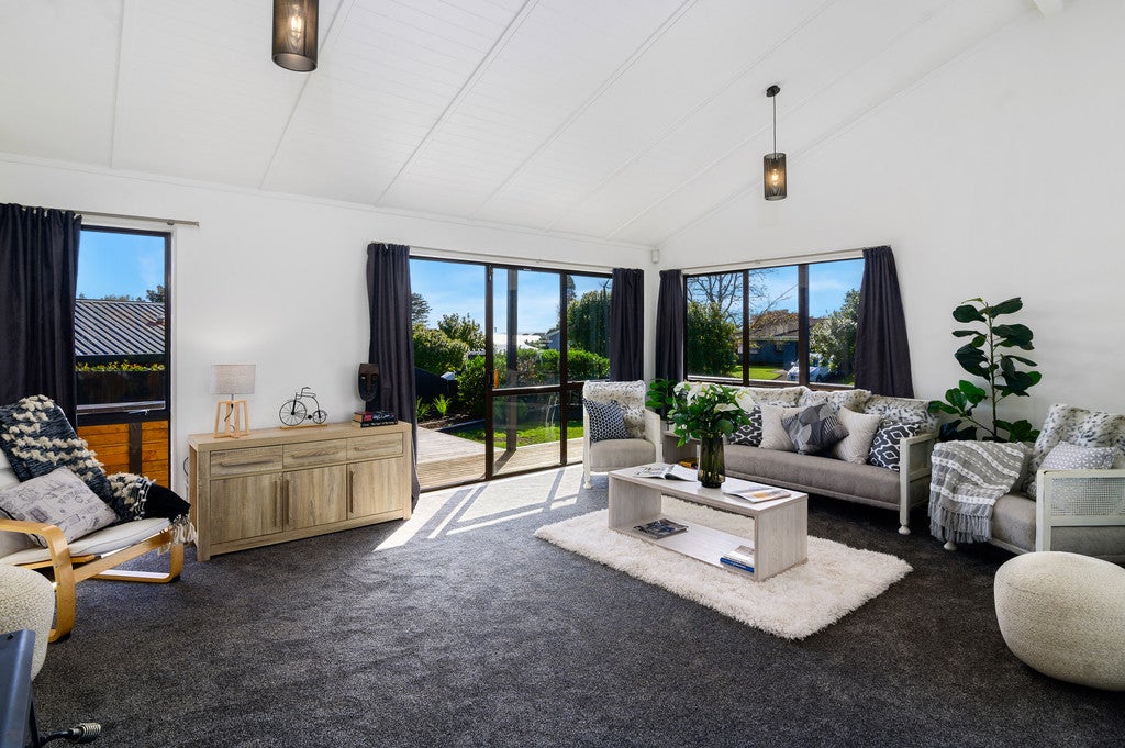 11 Westminster Drive, Owhata, Rotorua - Carousel 1