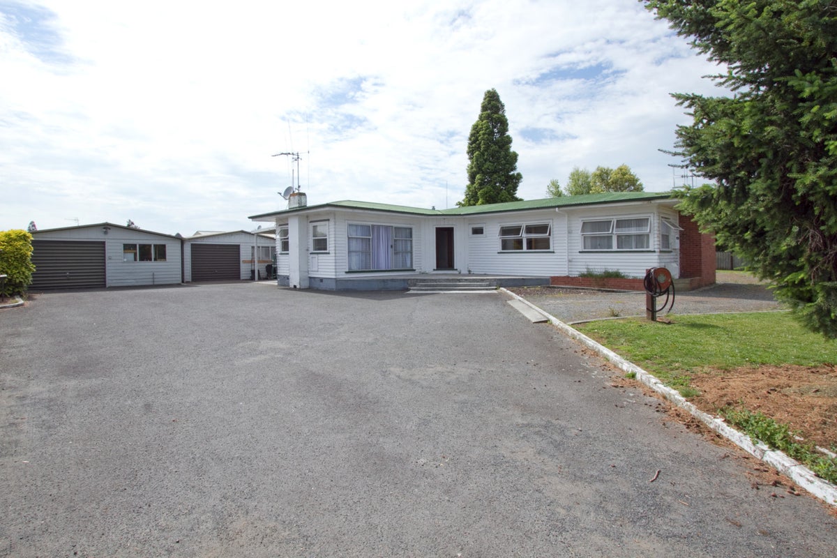 22 MacFarlane Street, Hamilton East, Hamilton - Carousel 1