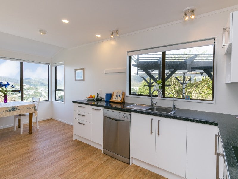 1B Caldwell Street, Karori, Wellington - Carousel 2