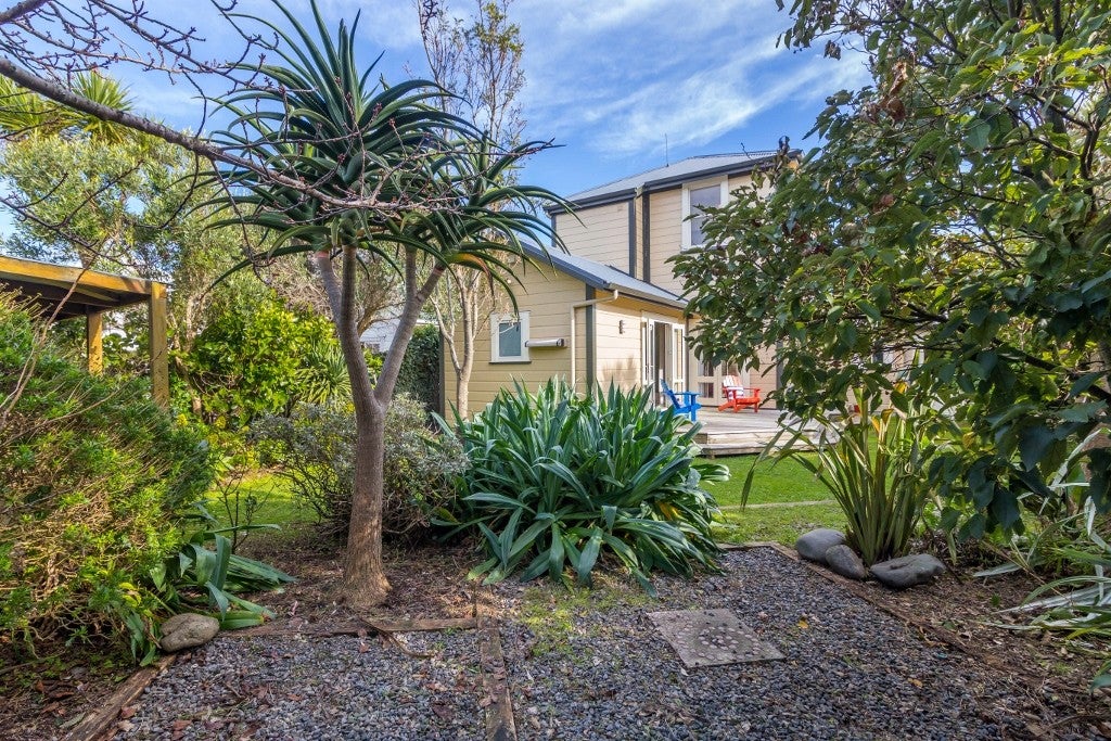 4 Patrick Street, Petone, Lower Hutt - Carousel 24