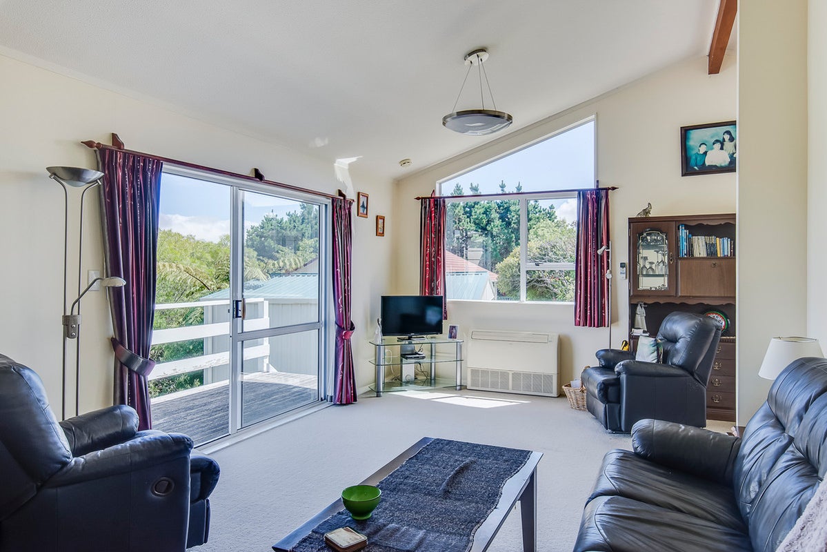 9 Mandeville Crescent, Grenada Village, Wellington - Carousel 2