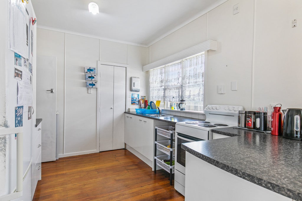 1/11 Church Road, Mangere Bridge, Auckland - Carousel 2