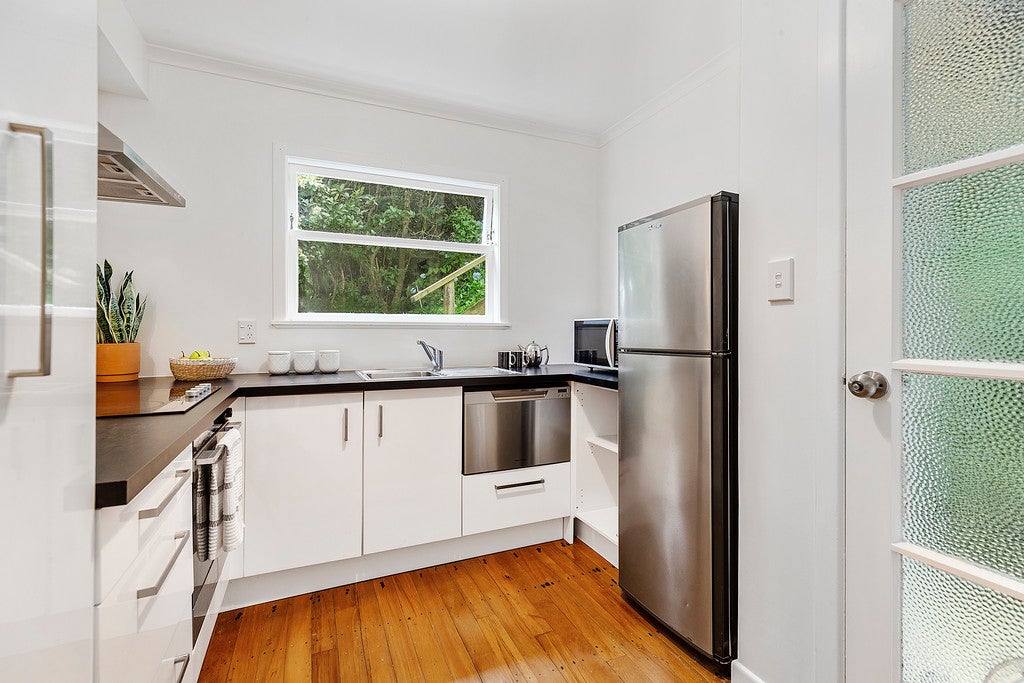 73B Pembroke Road, Northland, Wellington - Carousel 2