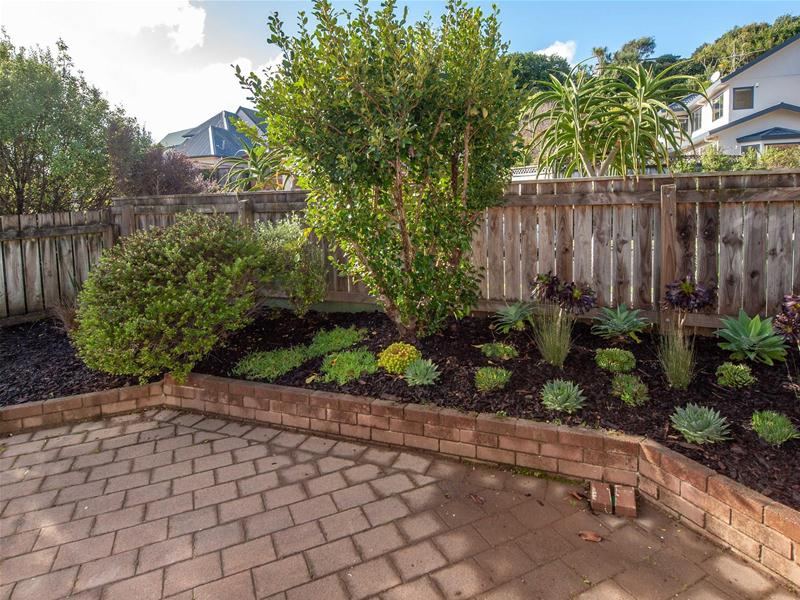 14 Myers Grove, Churton Park, Wellington - Carousel 20