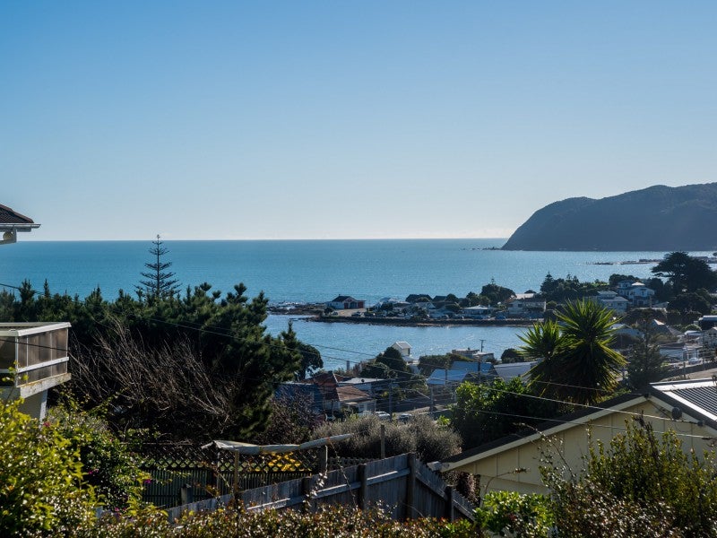 24 Taupo Crescent, Plimmerton, Porirua - Carousel 1