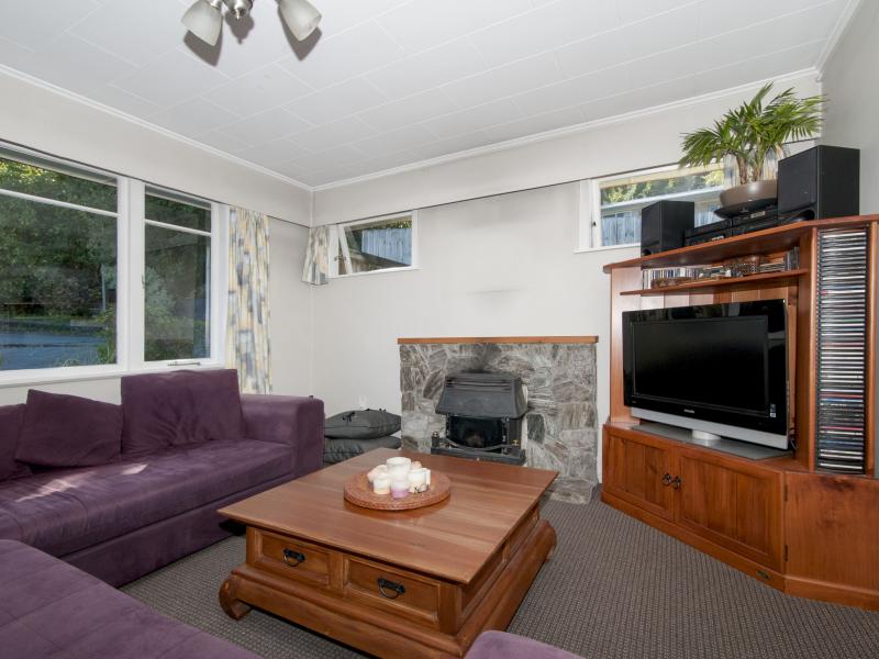 107 Thomas Street, Stokes Valley, Lower Hutt - Carousel 2