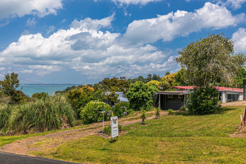 13 Park Road, Surfdale, Waiheke Island - Carousel 1