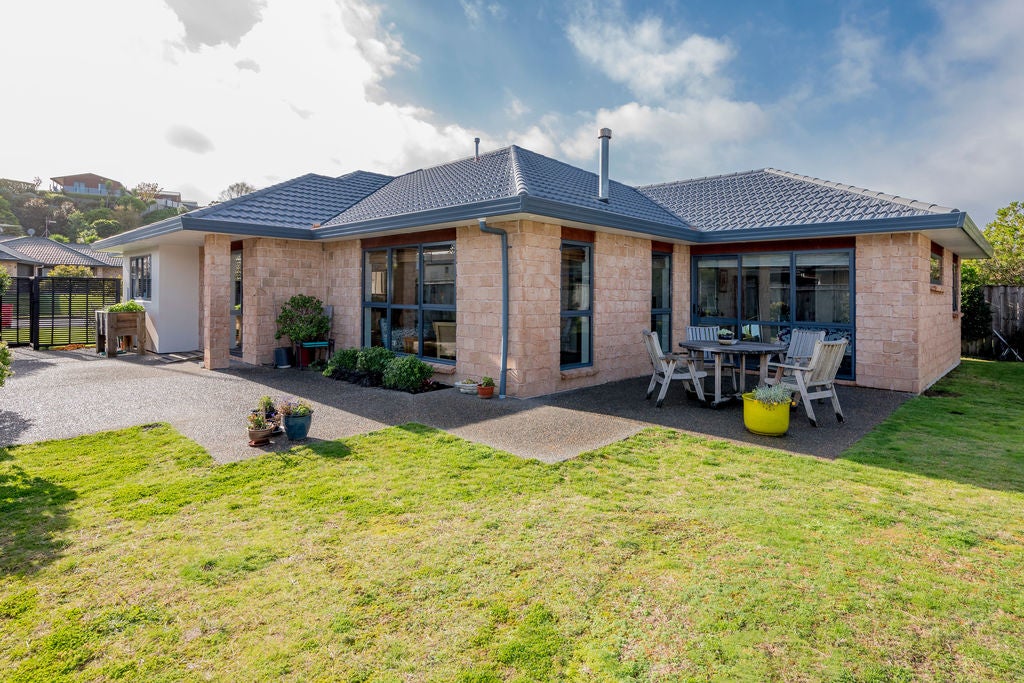 140 Weggery Drive, Waikanae Beach, Waikanae - Carousel 21