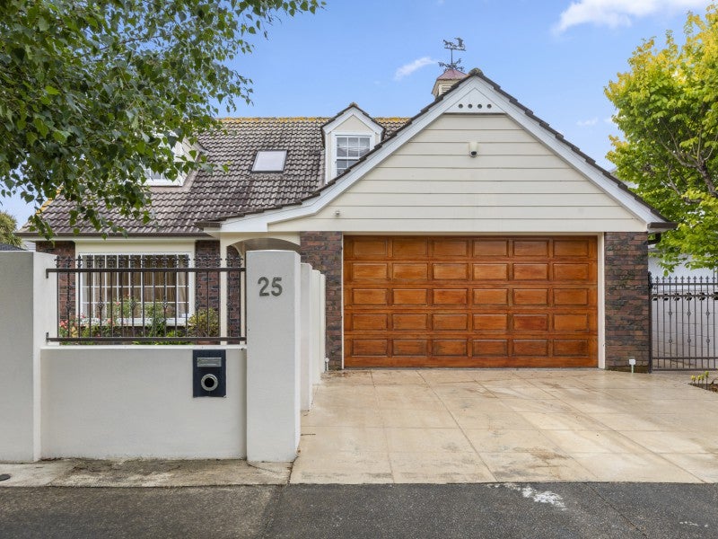 25 Orr Crescent, Hutt Central, Lower Hutt - Carousel 1