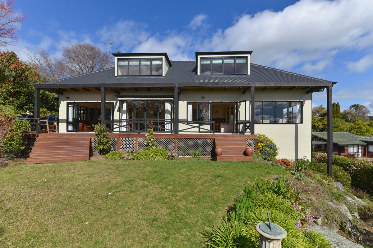 35A Grand Vue Road, Kawaha Point, Rotorua - Carousel 1