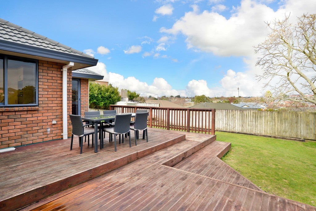1 Farnborough Drive, Nawton, Hamilton - Carousel 2