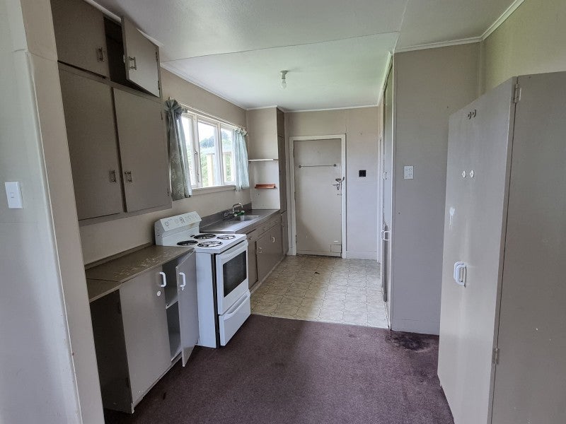 49 Hall Street, Cobden, Greymouth - Carousel 2