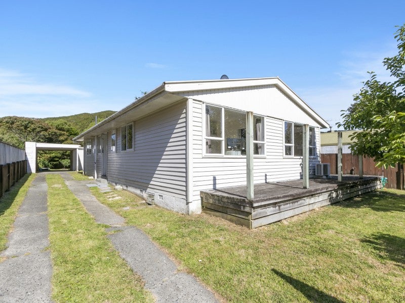 6 Ngaturi Grove, Wainuiomata, Lower Hutt - Carousel 1