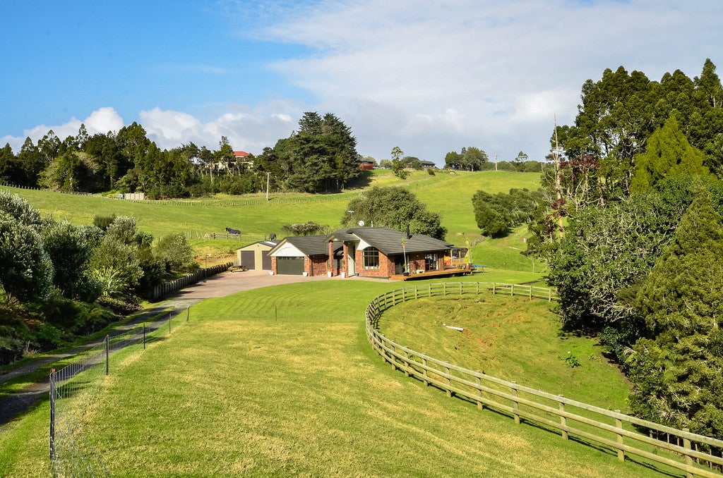 302 Muriwai Valley Road, Waimauku - Carousel 1