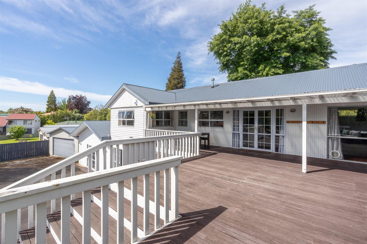 24 Mansel Avenue, Hillcrest, Hamilton - Carousel 2