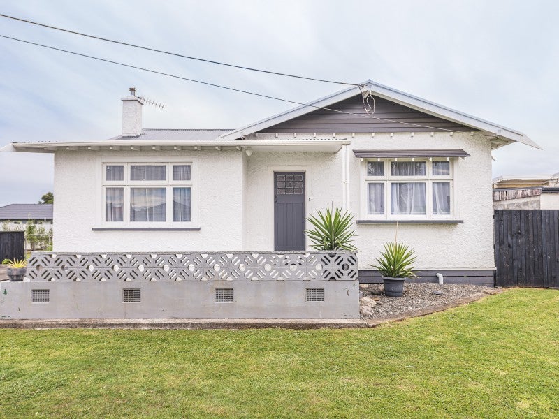 35 Surrey Road, Springvale, Whanganui - Carousel 1