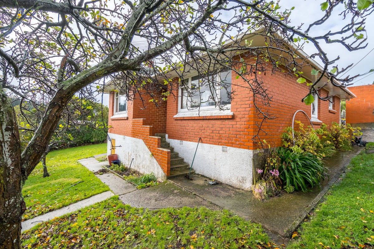 27 Bryant Street, Kenmure, Dunedin - Carousel 1