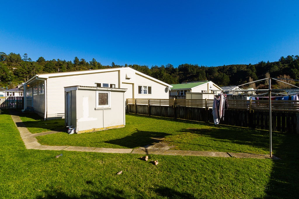 26 Delaney DRIVE, STOKES VALLEY, LOWER HUTT - Carousel 2