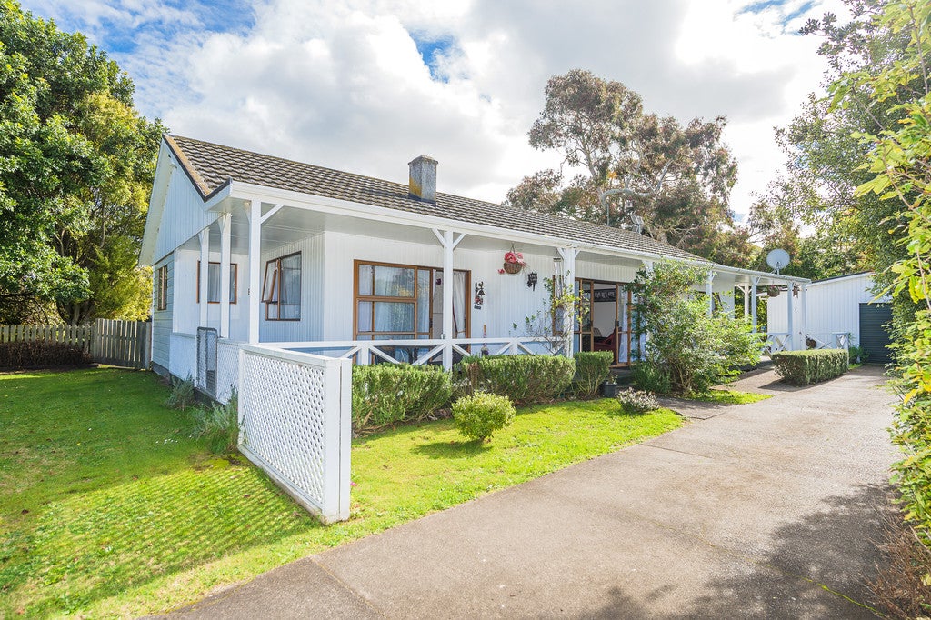 8 Willow Place, Aramoho, Whanganui - Carousel 1