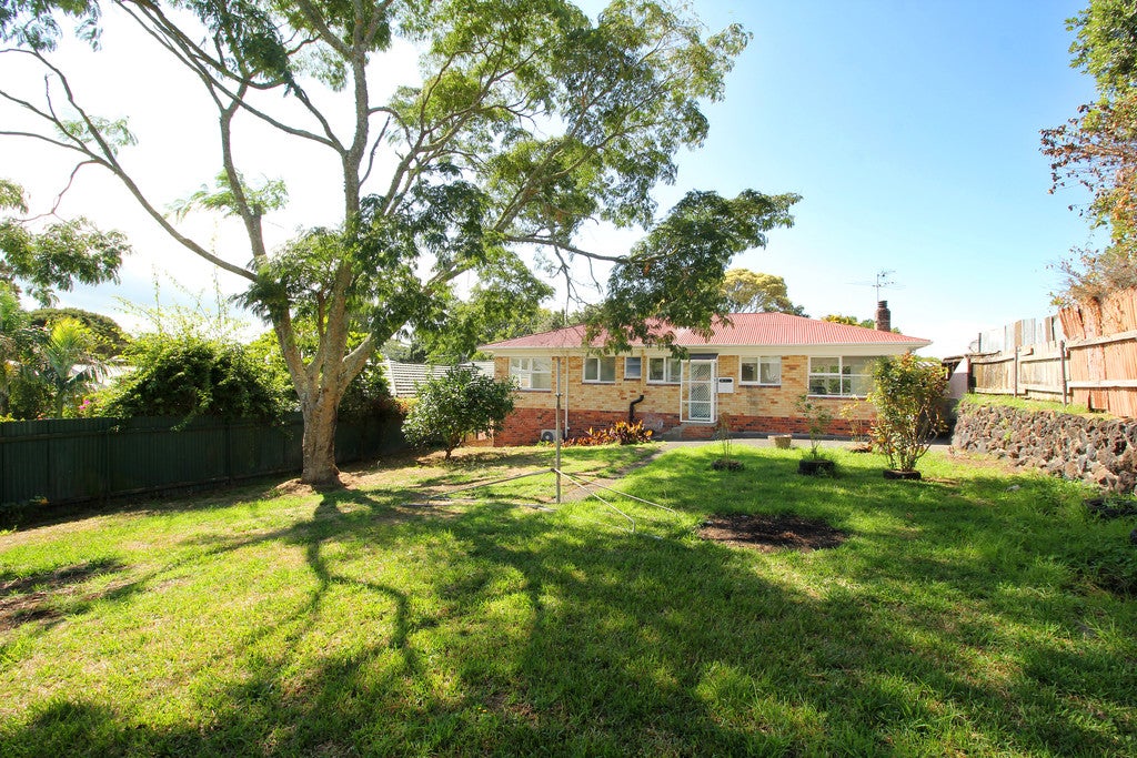 34 Beaubank Road, Kelston, Auckland - Carousel 1