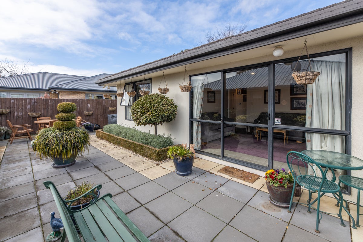 2/14 Innisfree Place, Northwood, Christchurch - Carousel 13
