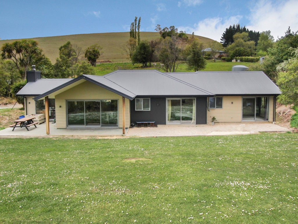 22 Kinnaird Street, Oamaru - Carousel 1