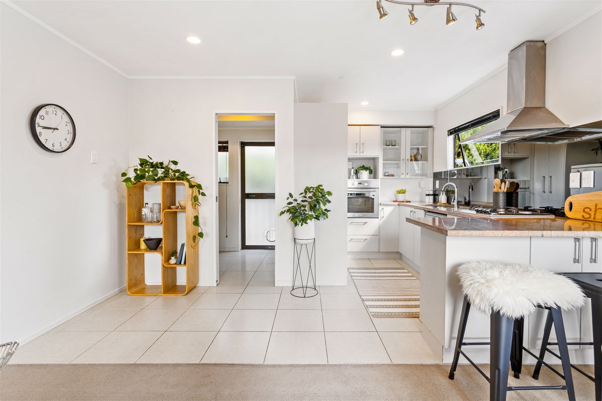 1/46 Yeovil Road, Te Atatu Peninsula, Auckland - Carousel 2