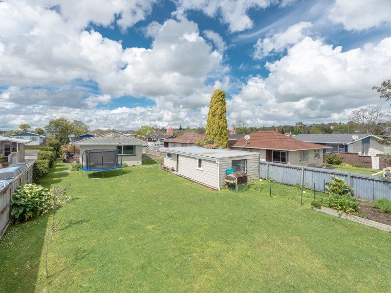 7 Leong Avenue, Dinsdale, Hamilton - Carousel 2