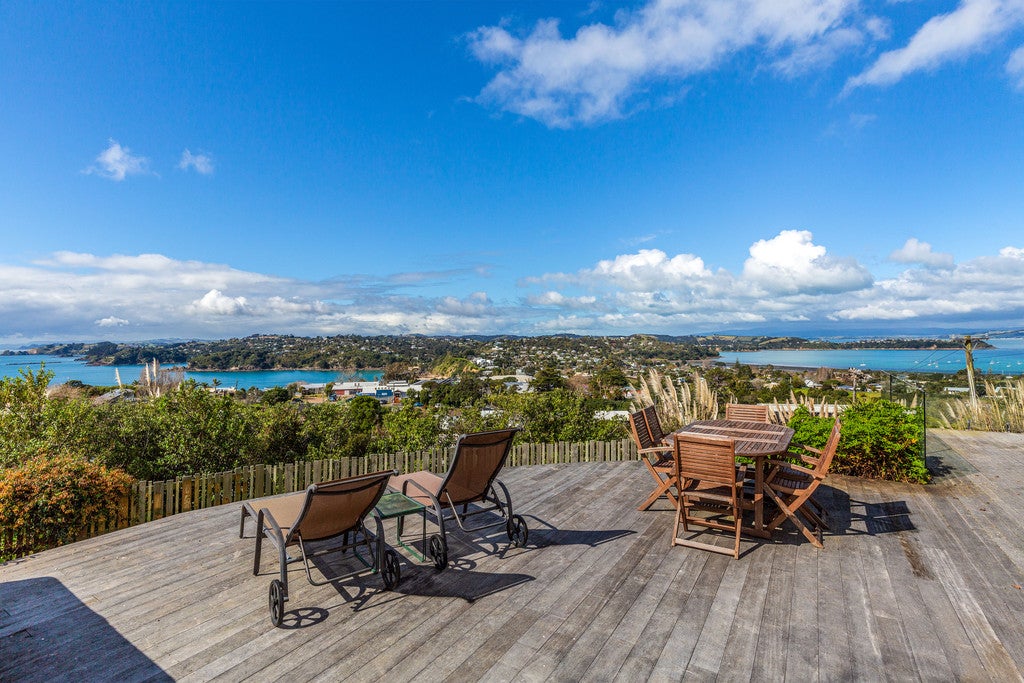 17 Tiri Road, Oneroa, Waiheke Island - Carousel 2