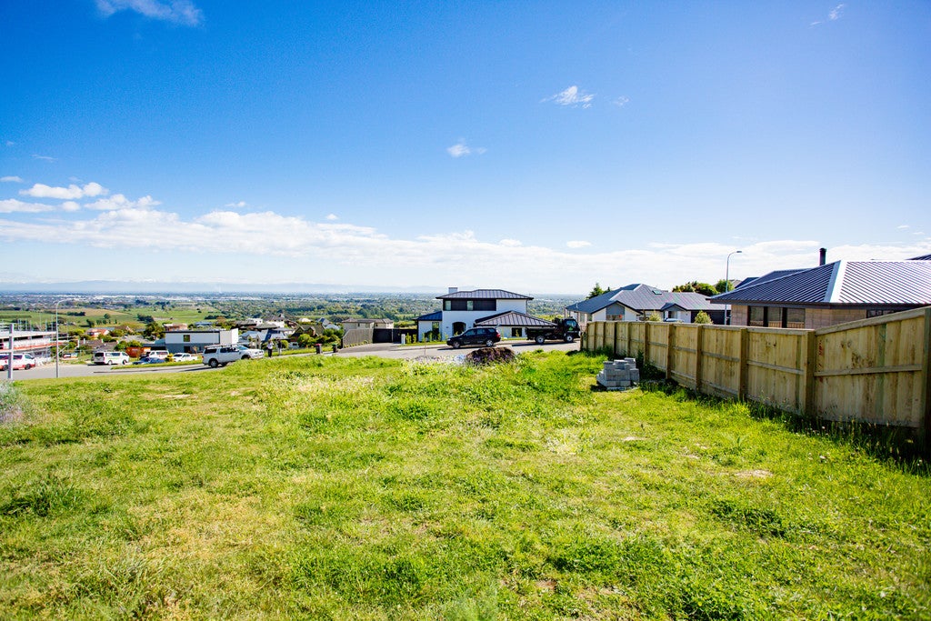 4 Dove Grove, Westmorland, Christchurch - Carousel 2
