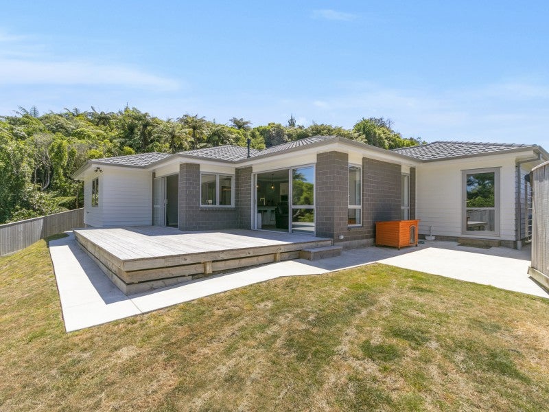 5/16 Kelso Grove, Kelson, Lower Hutt - Carousel 1