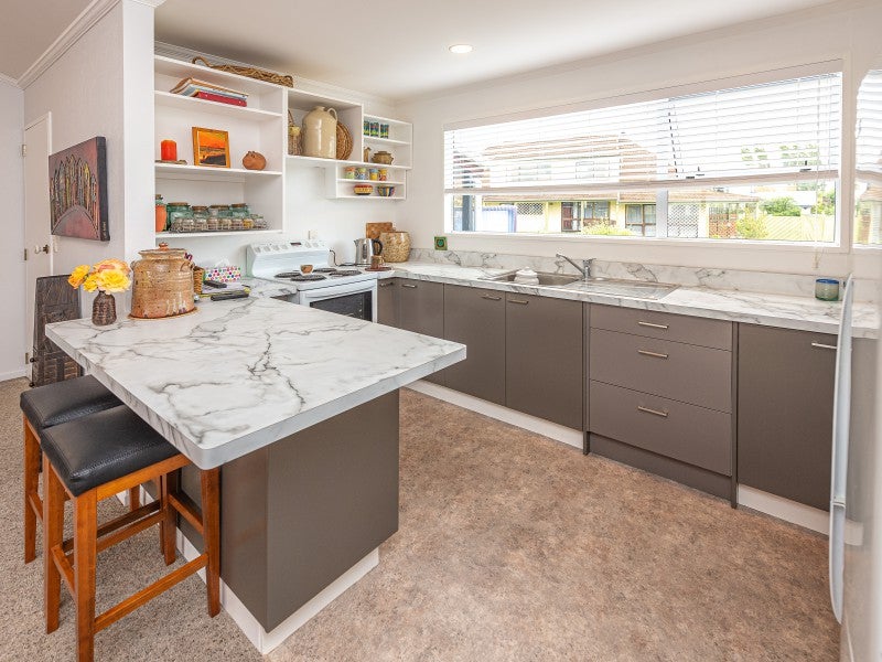 8 Moray Place, Durie Hill, Whanganui - Carousel 2