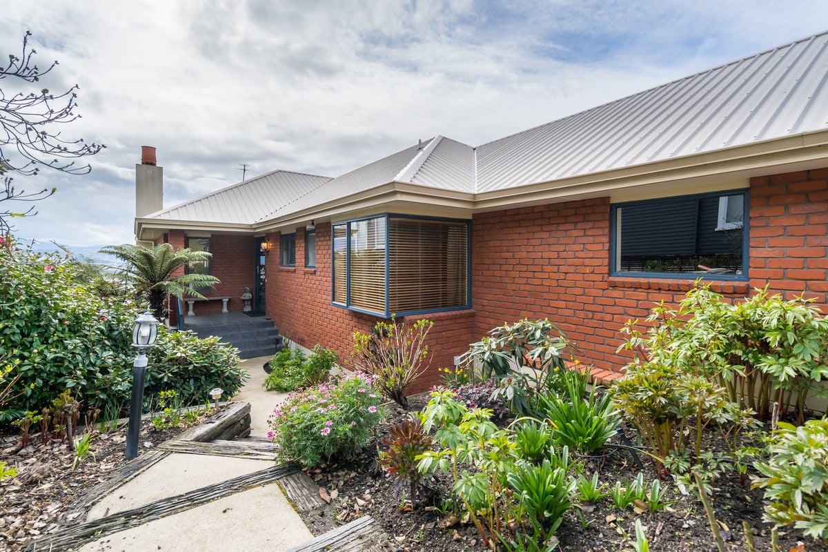 6 Earls Road, Saint Clair, Dunedin - Carousel 1