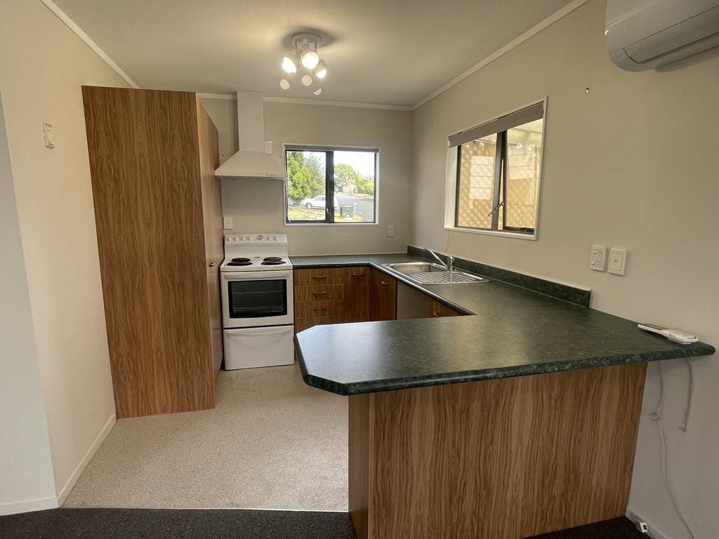 19 Arlette Place, Massey, Auckland - Carousel 2