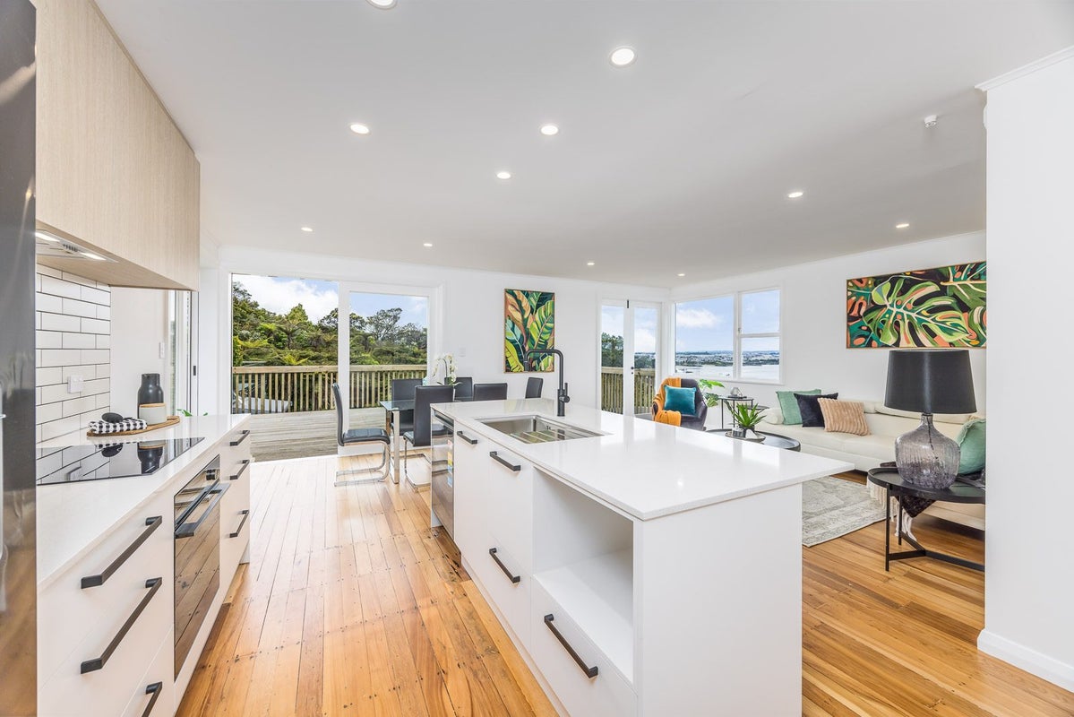 2A Hoskins Avenue, Hillsborough, Auckland - Carousel 2