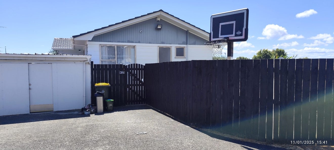 1/9 Charntay Avenue, Clover Park, Auckland - Carousel 1