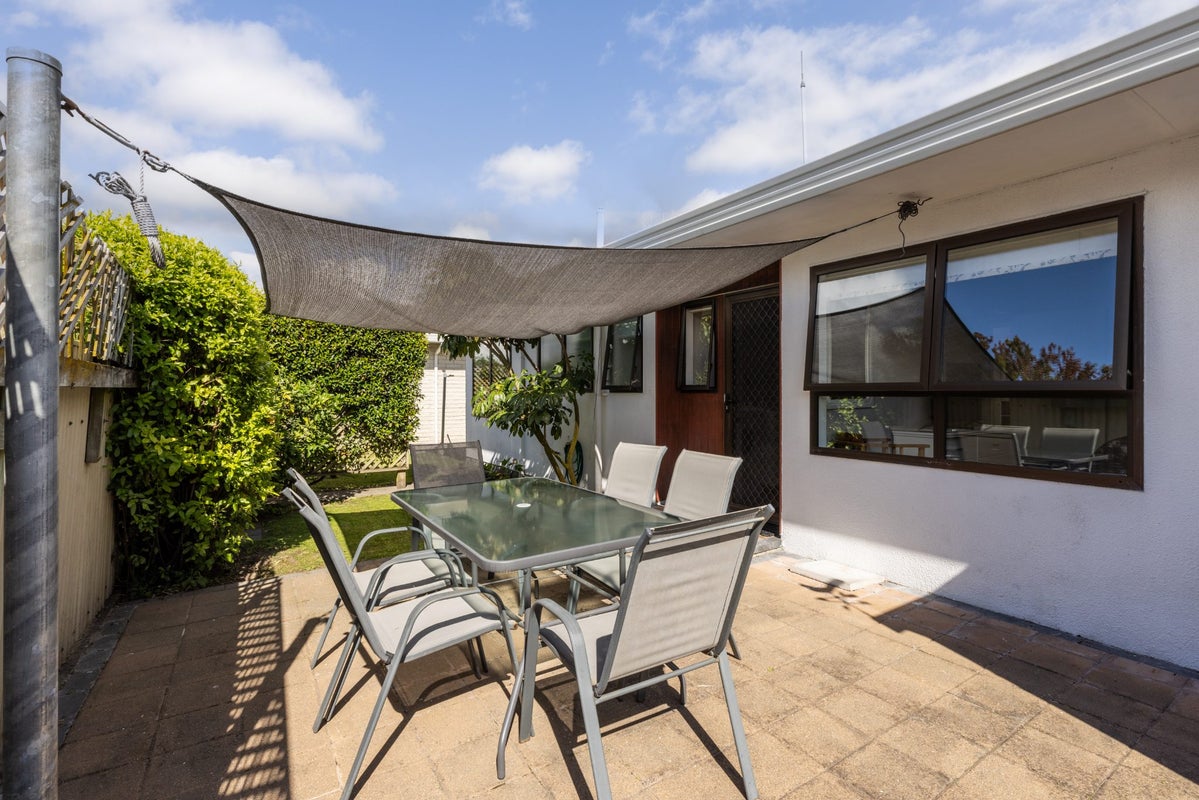 2/83 Douglas McLean Avenue, Marewa, Napier - Carousel 1