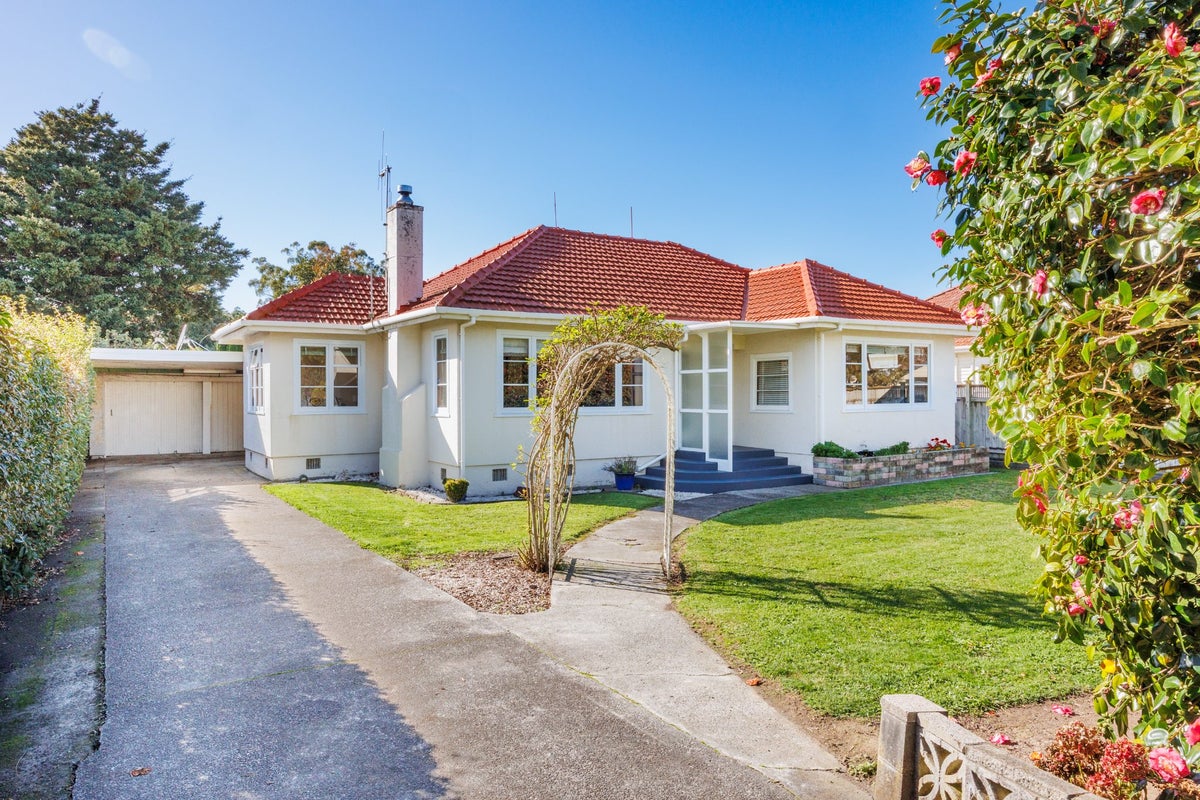 6 Freyberg Street, Roslyn, Palmerston North - Carousel 2