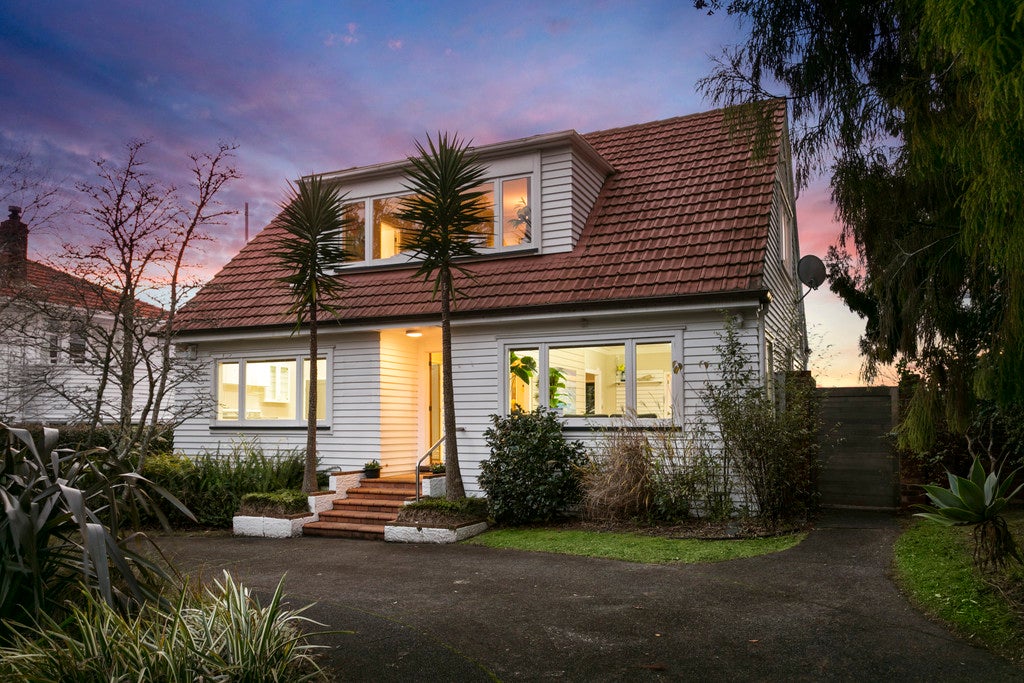 289 Titirangi Road, Titirangi, Auckland - Carousel 1